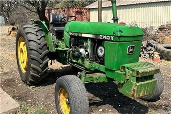 John Deere 2140