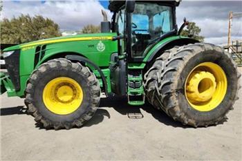 John Deere 8270R