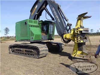 John Deere 853M