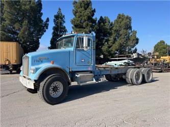 Kenworth W900