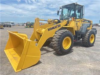 Komatsu WA320