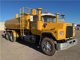 Mack R Series
