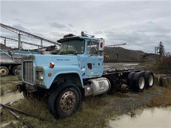 Mack RD688S
