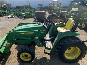 John Deere 3038E