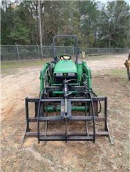 John Deere 3038E