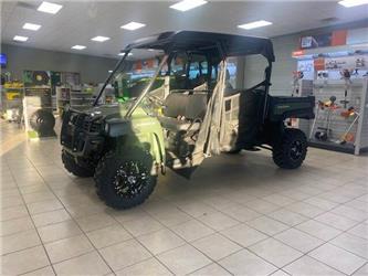 John Deere 825M