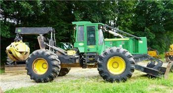 John Deere 748H