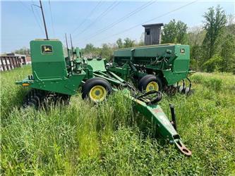 John Deere 515