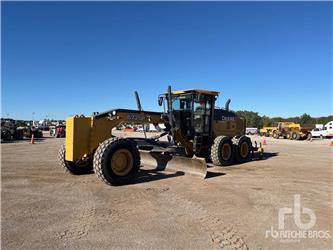 John Deere 672G