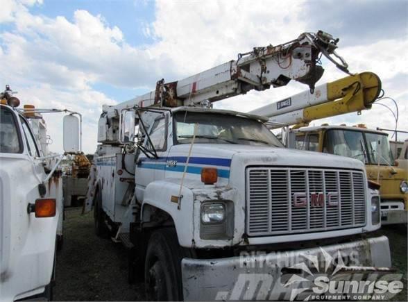 Altec D845T Truck mounted aerial platforms