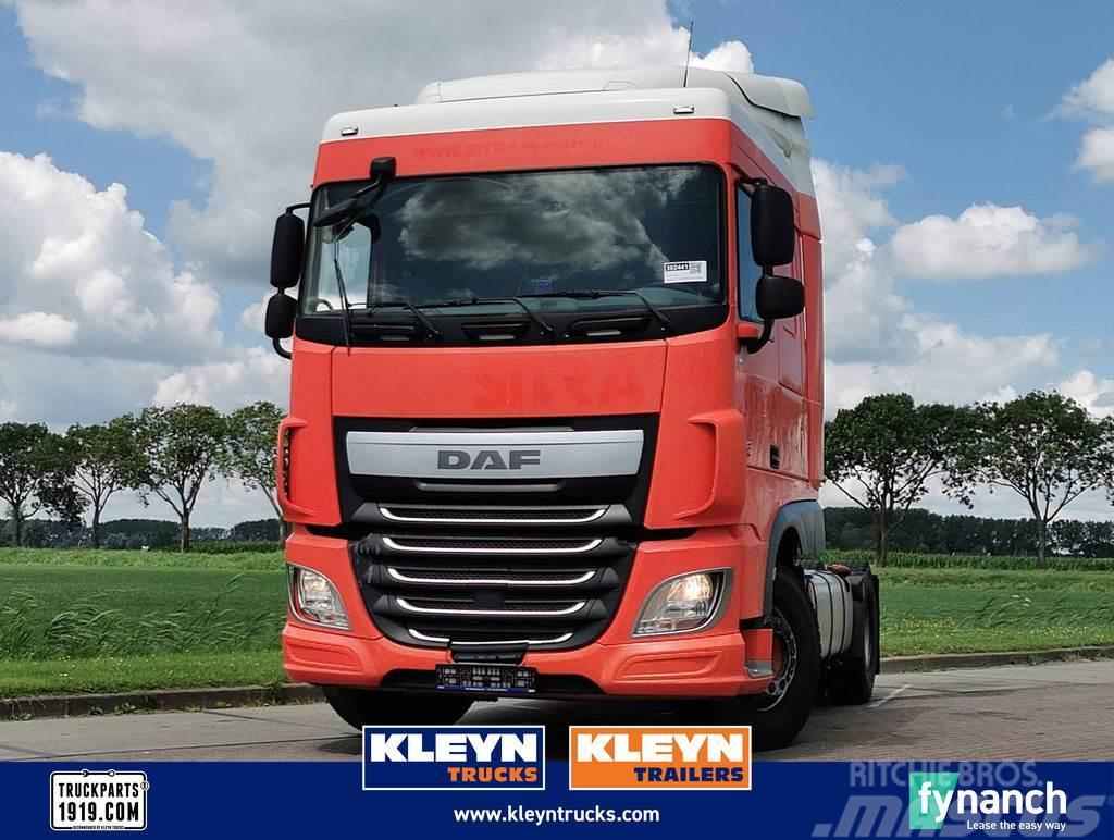 DAF XF 440 spacecab manual Truck Tractor Units