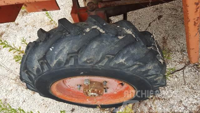  Pneus 7.50-16 Tyres, wheels and rims