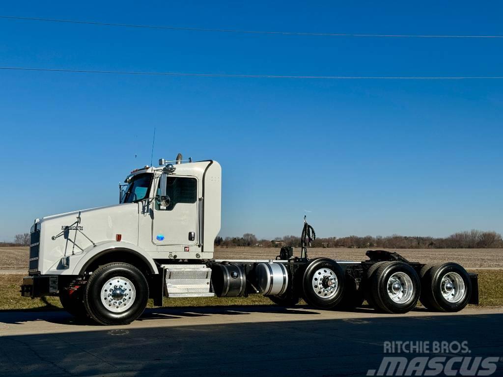 Kenworth T800 Truck Tractor Units