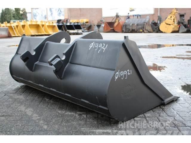  Ditch Cleaning Bucket NGE 2 33 220 Buckets