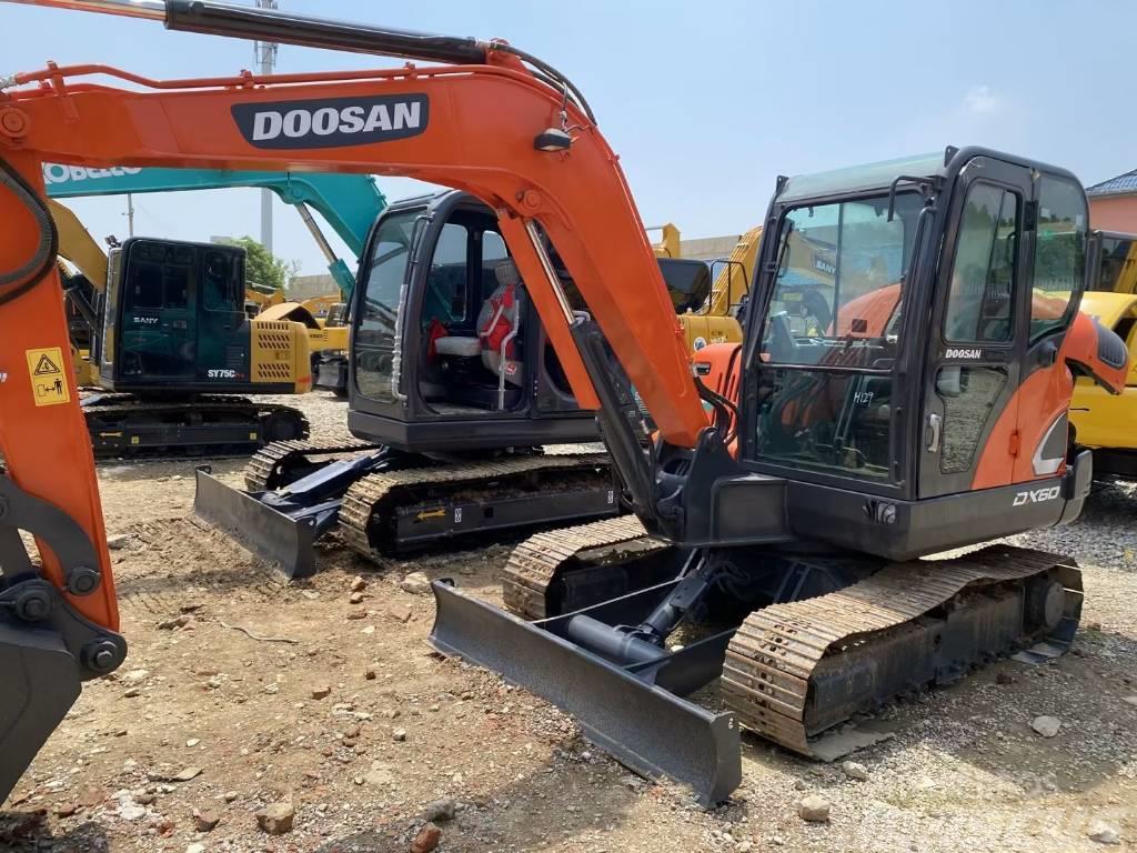 Doosan DX 60 R Mini excavators < 7t