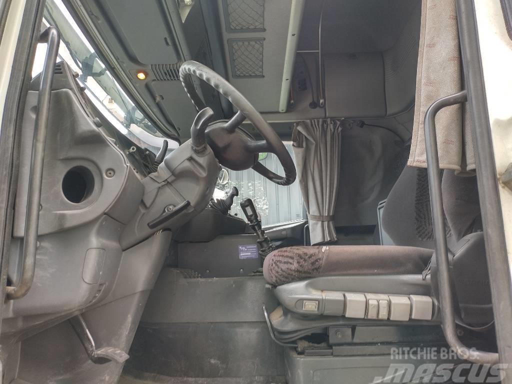 Scania R114 6x2 umpikori, työkoneeksi rekisteröity Van Body Trucks