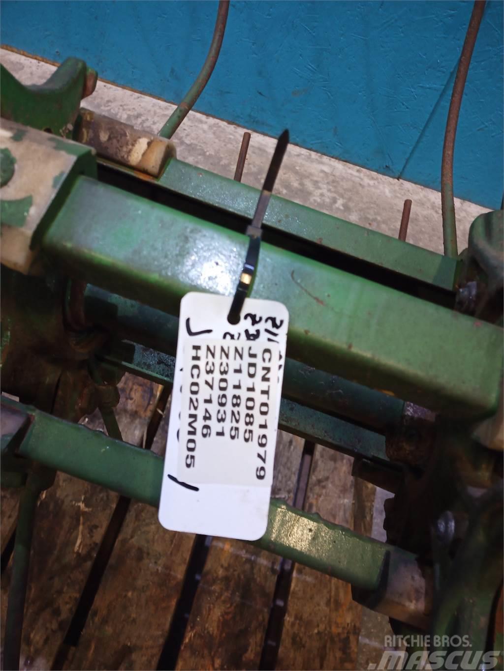 John Deere 1085 Combine harvester spares & accessories