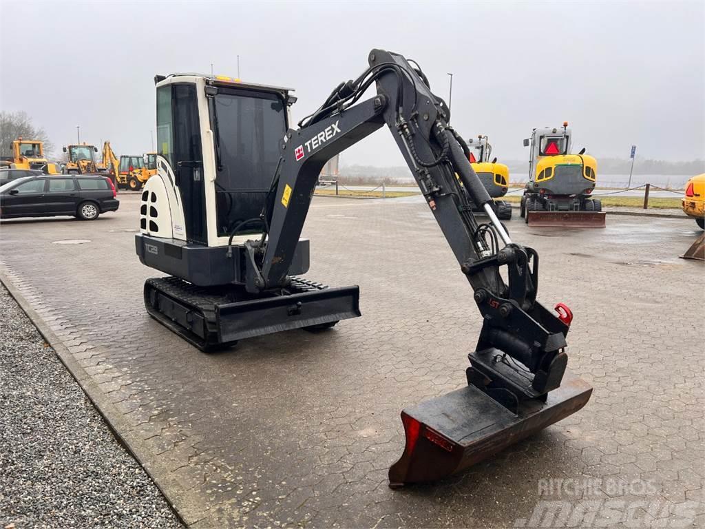 Terex TC29 - 2.900 kg. / JST Powertilt & 2 skovle Mini excavators < 7t
