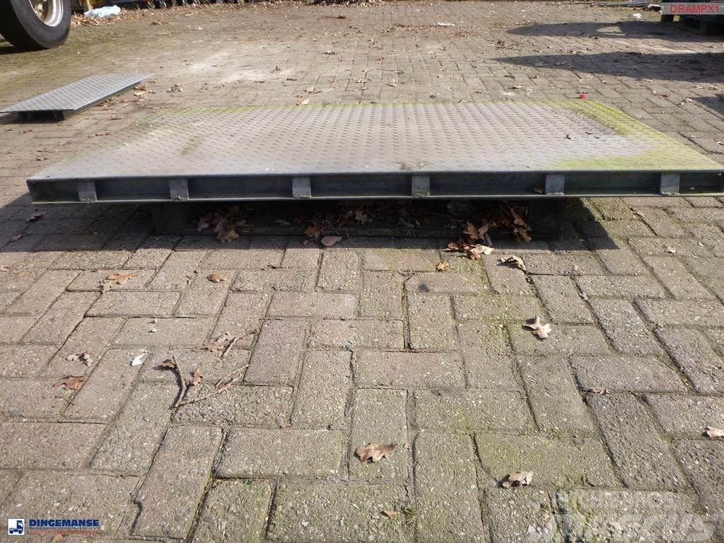  Onbekend Steel loading ramp Other components