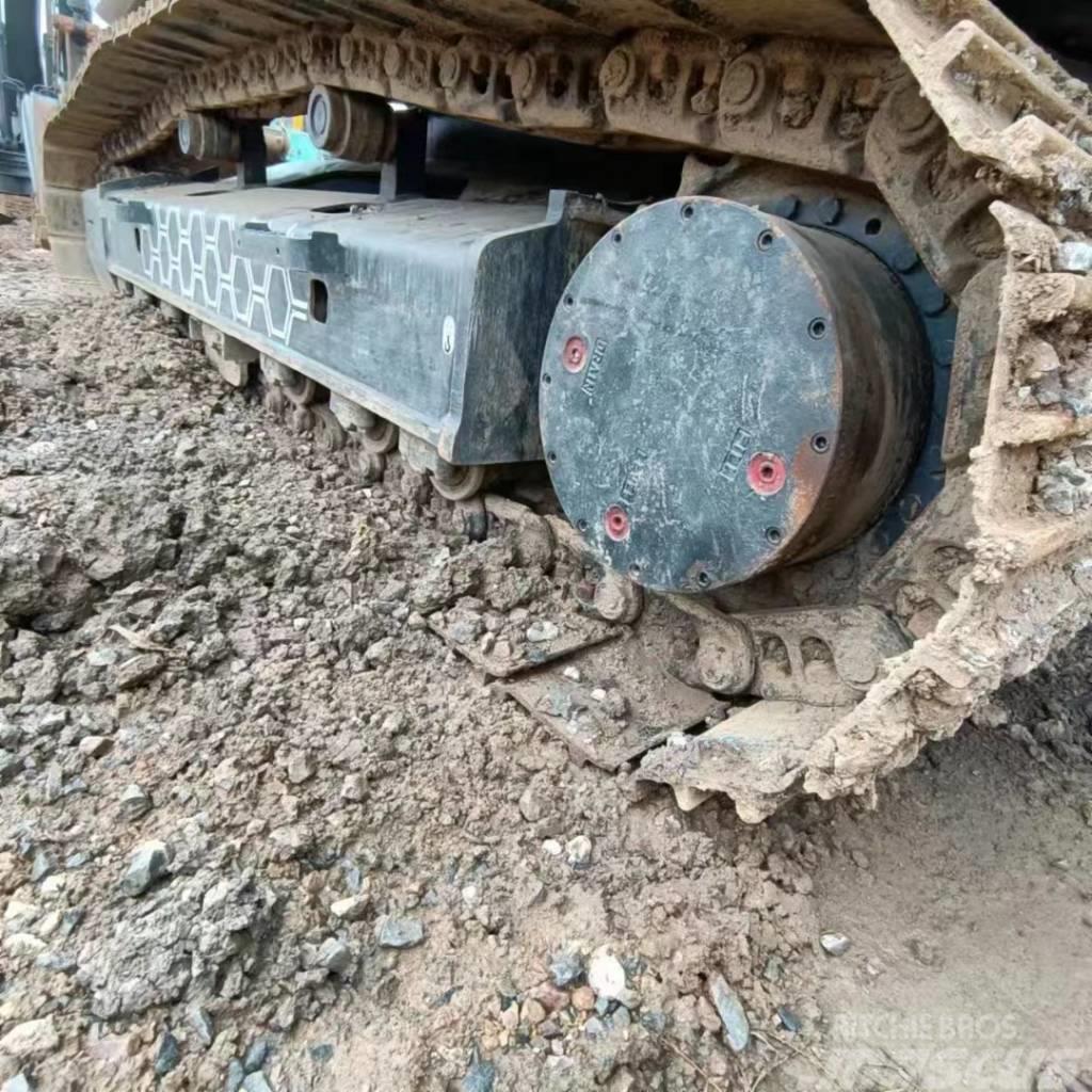 Kobelco SK 200 Crawler excavators