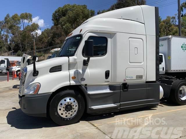 Freightliner Cascadia® Truck Tractor Units