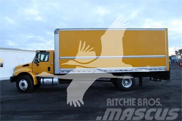 International DURASTAR 4300 Van Body Trucks
