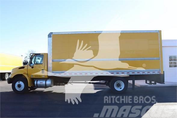 International DURASTAR 4300 Van Body Trucks