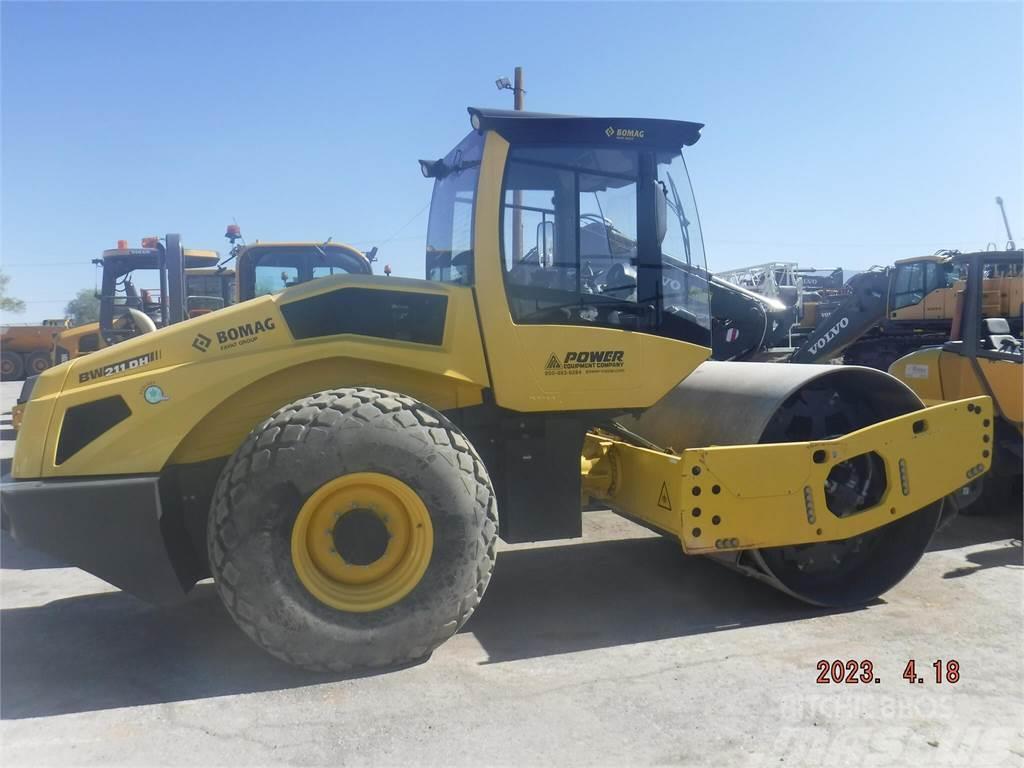Bomag BW211DH-5 Twin drum rollers