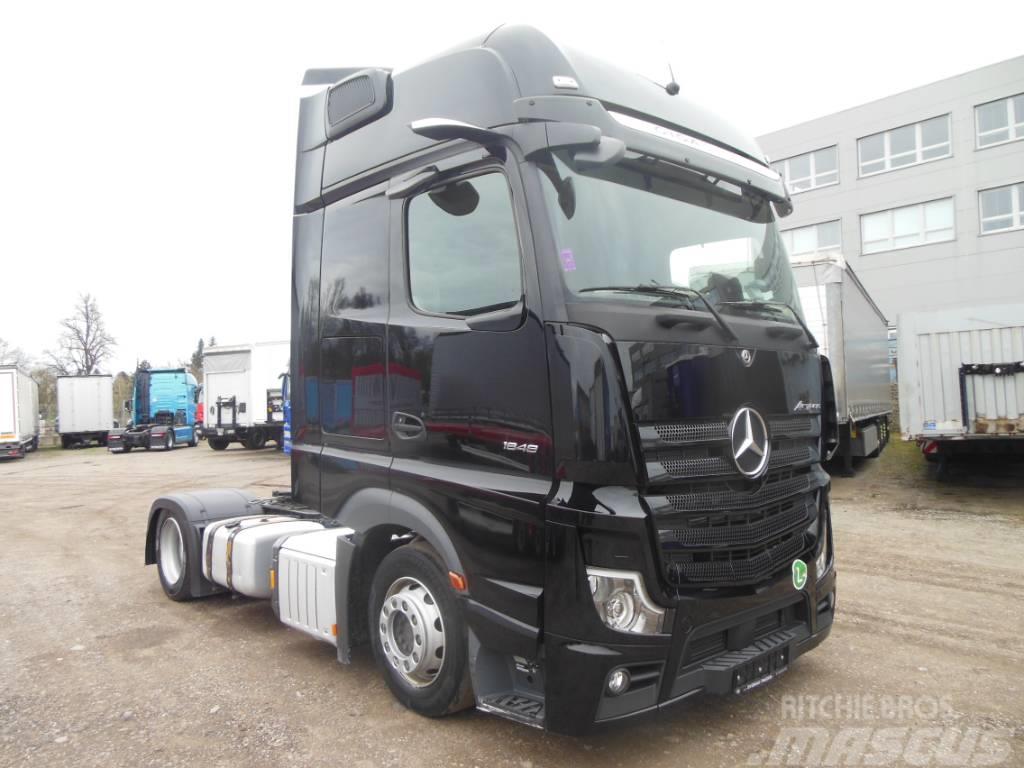 Mercedes-Benz Actros 1848 LowDeck, Giga Space Truck Tractor Units