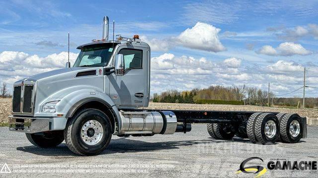 Kenworth T880 DAY CAB Truck Tractor Units