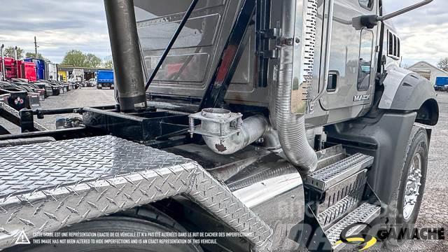 Mack GRANITE GU813 12 WHEEL TWIN STEER DUMP TRUCK Truck Tractor Units