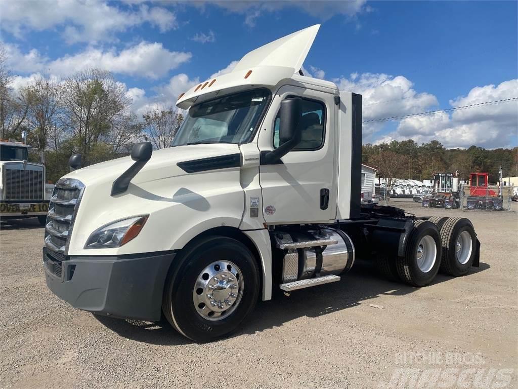 Freightliner CASCADIA Truck Tractor Units