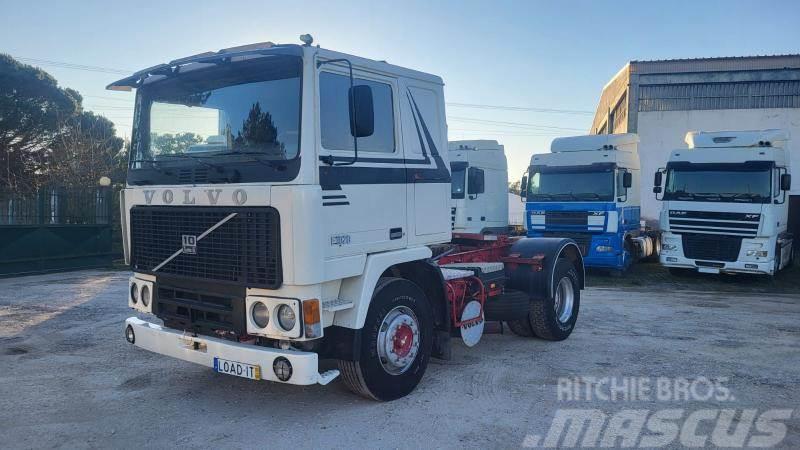 Volvo F1020 Oldtimer Truck Tractor Units