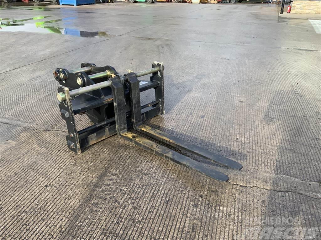 Unused Rhinox PLX Pallet Forks - To suit a 13-20 t Other farming machines