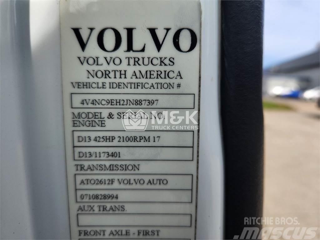 Volvo VNL64T670 Truck Tractor Units