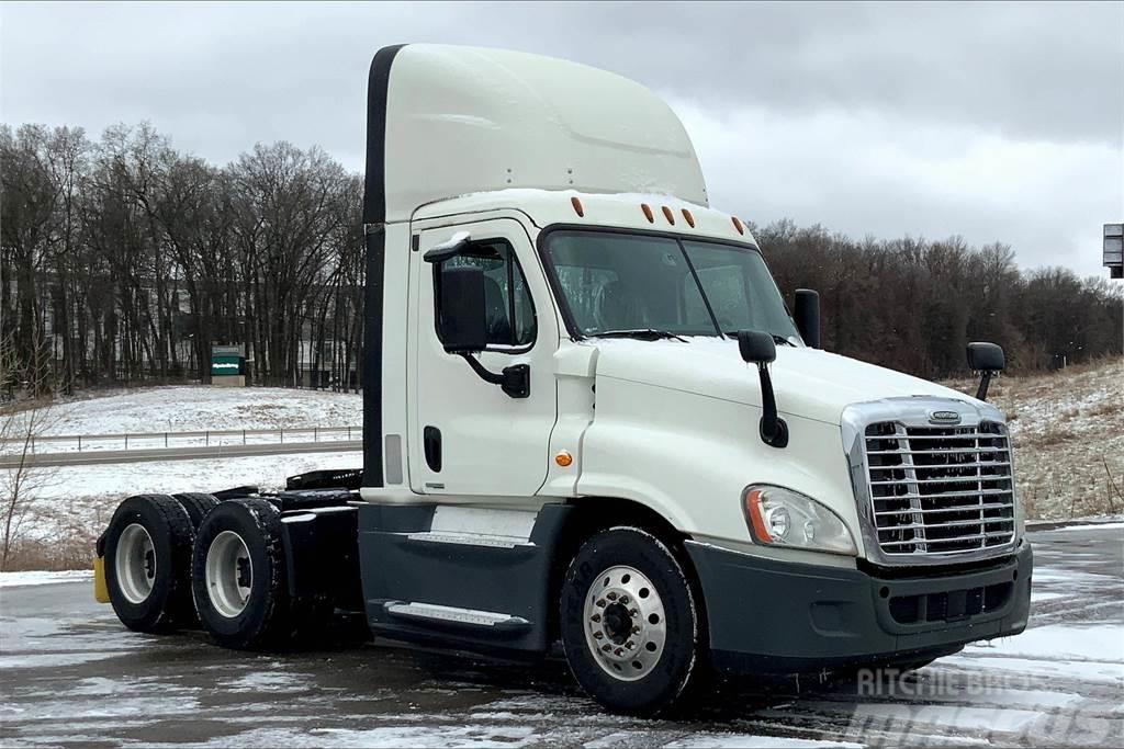 Freightliner Corp. CASCADIA Chassis Cab trucks
