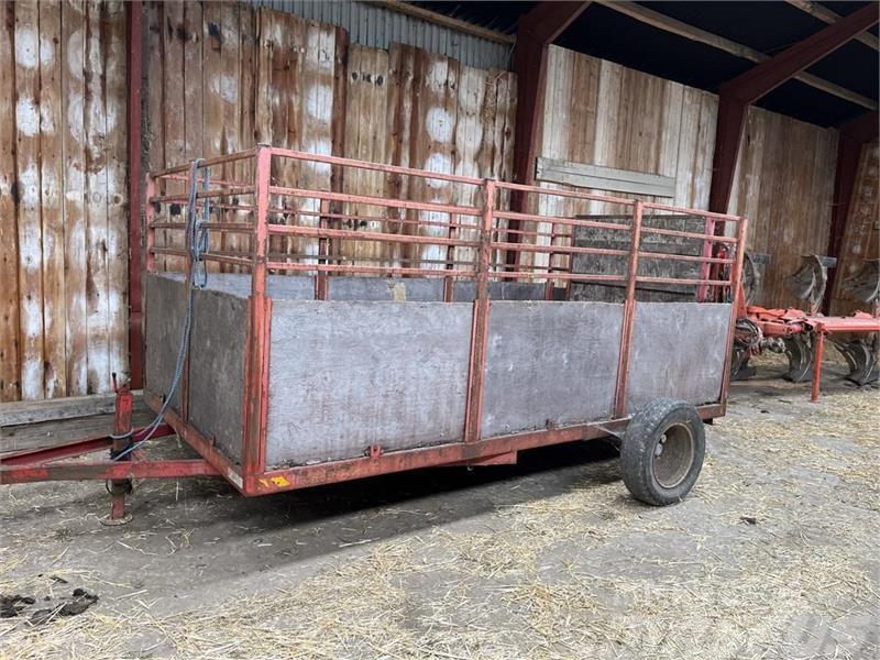 INTHO 4m Livestock carrying trailers
