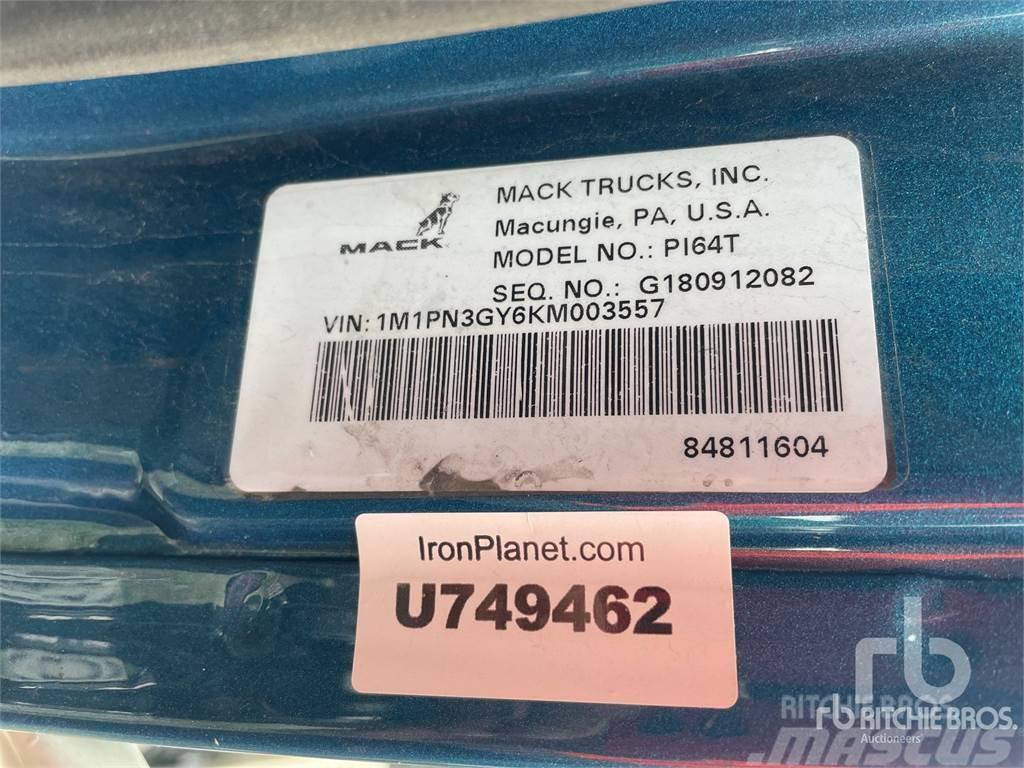 Mack PINNACLE Truck Tractor Units