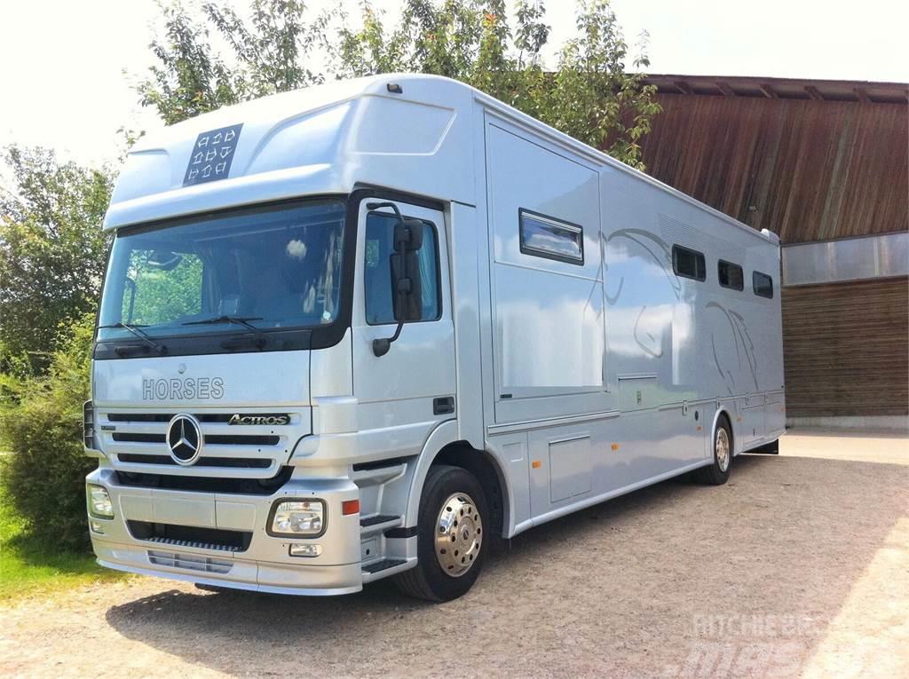 Mercedes-Benz Actros Horse transporter Livestock carrying trucks