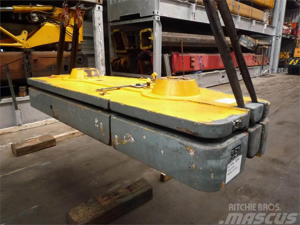 Grove GMK 3050 counterweight 1,3 ton Crane spares & accessories