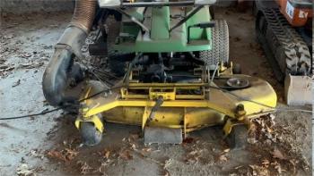 John Deere F725 med komplet sugeanlæg og beholder