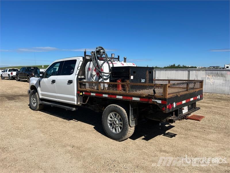 Ford F-350 Flatbed/Dropside trucks