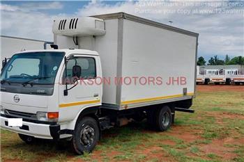Nissan UD40, WITH INSULATED BODY AND TRANSFRIG KV660 UNIT