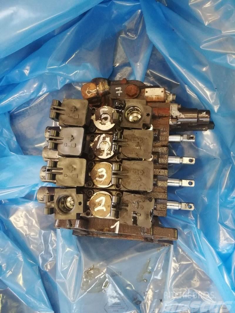 Fiat G170 Remote control valve Hydraulics