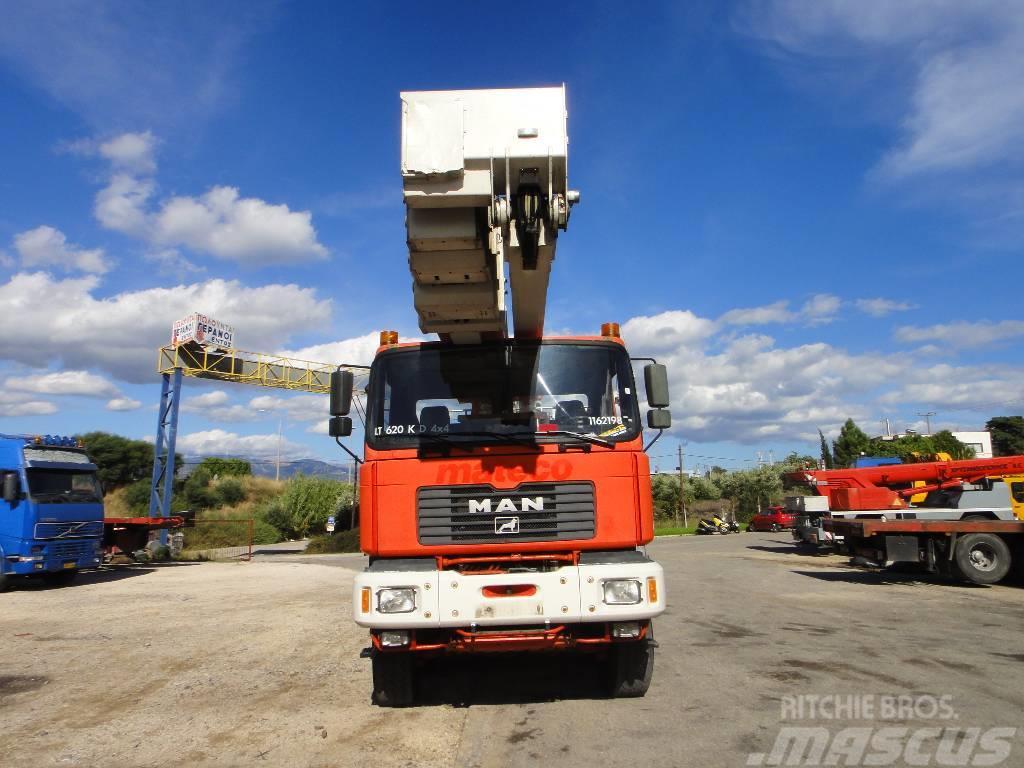 Bronto Skylift  S62 MDT Truck mounted aerial platforms
