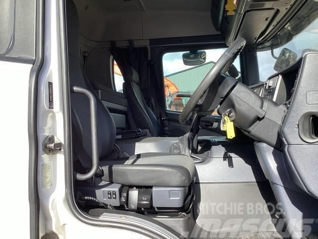 Scania P 280 Tautliner/curtainside trucks