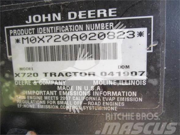 John Deere X720 Riding mowers