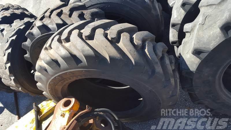  Pneu 10.5/80-18 Tyres, wheels and rims