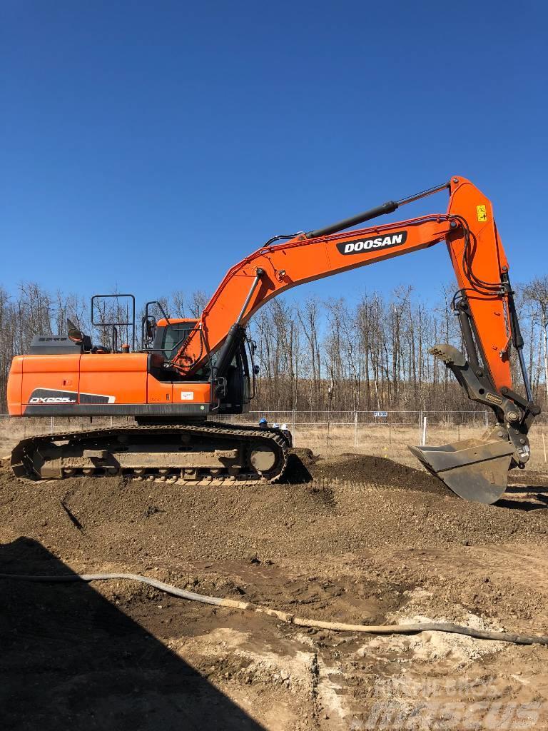 Develon DX225LC-5 Crawler excavators