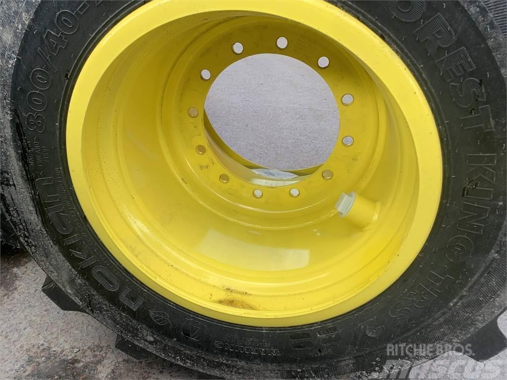 John Deere 1510g 28x26,5 Tyres, wheels and rims
